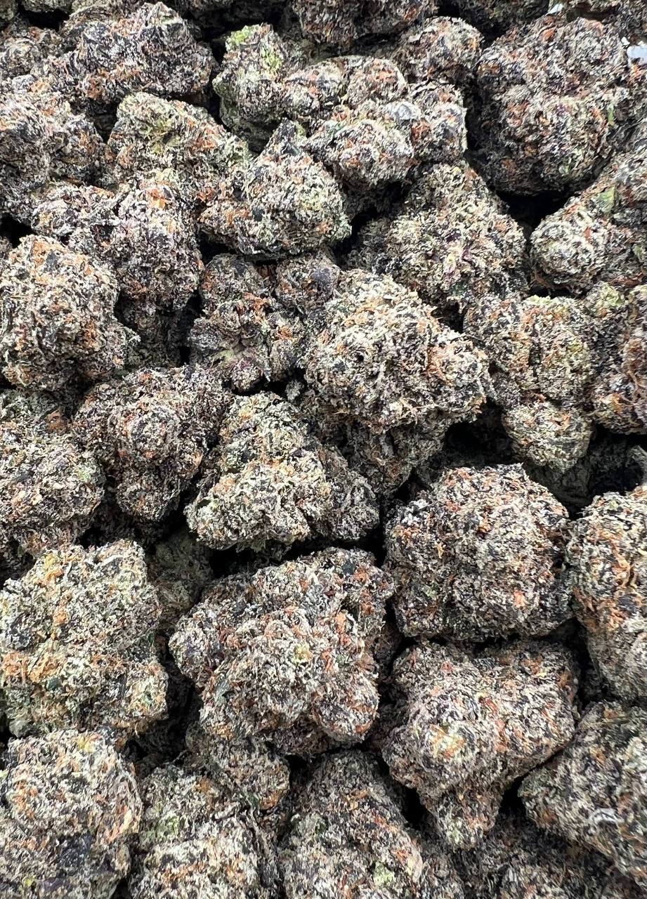 Cherry Champagne Runtz cannabis strain available for DC delivery